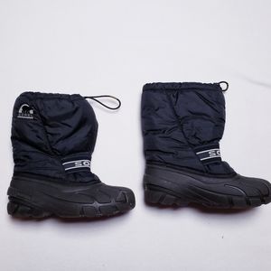 Sorel snow boots snowboard and ski essentials